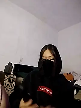 valerria 44 online show from 04-17-26, 01:19