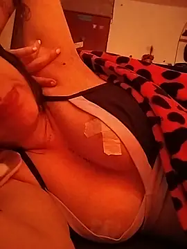 Snapshot of valerria_44 chatting on 06-19-26, 03:27 valerria 44 online show from 06-19-26, 03:27