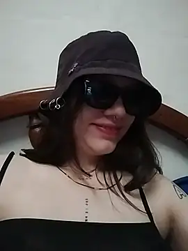 Snapshot of valerria_44 chatting on 07-07-26, 04:00 valerria 44 online show from 07-07-26, 04:00