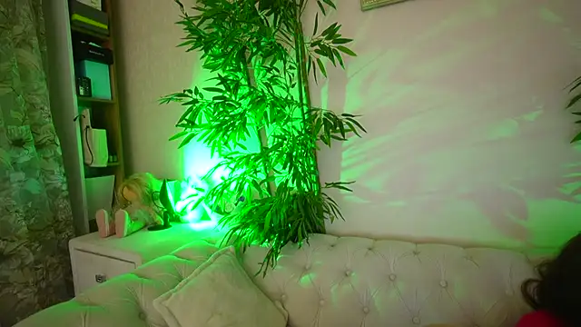 Snapshot of HappyLisa chatting on 03-17-25, 07:46 HappyLisa online show from 03-17-25, 07:46