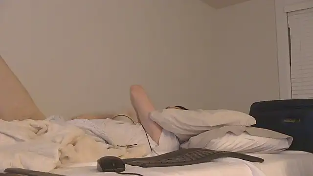 Snapshot of SissyJosh chatting on 06-11-26, 08:45 SissyJosh online show from 06-11-26, 08:45