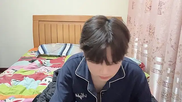 Snapshot of junnan001 chatting on 01-12-26, 11:15 junnan001 online show from 01-12-26, 11:15