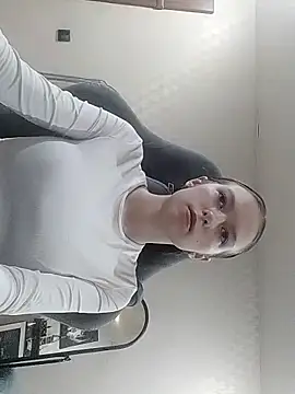 Yzi online show from 12-22-25, 08:33