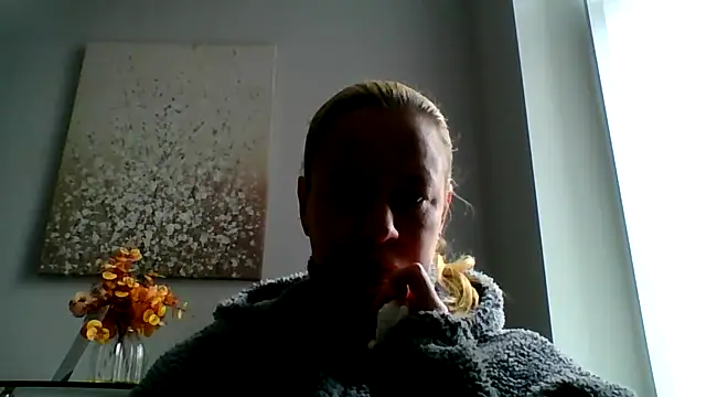 Snapshot of jennyblondeuk chatting on 03-15-26, 01:17 jennyblondeuk online show from 03-15-26, 01:17