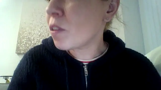 Snapshot of jennyblondeuk chatting on 03-21-26, 06:33 jennyblondeuk online show from 03-21-26, 06:33
