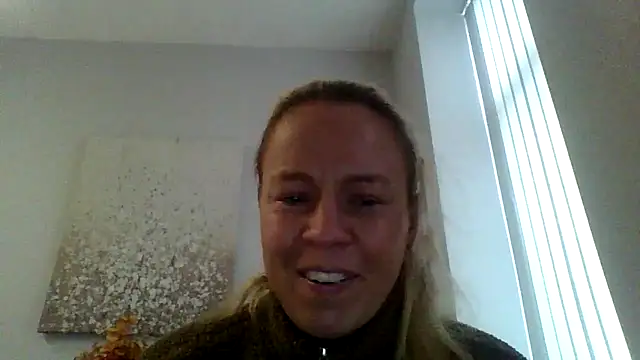 Snapshot of jennyblondeuk chatting on 03-24-26, 02:44 jennyblondeuk online show from 03-24-26, 02:44
