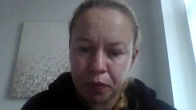 Snapshot of jennyblondeuk chatting on 03-27-26, 05:34 jennyblondeuk online show from 03-27-26, 05:34