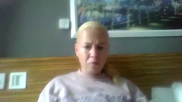 Snapshot of jennyblondeuk chatting on 04-04-26, 02:25 jennyblondeuk online show from 04-04-26, 02:25