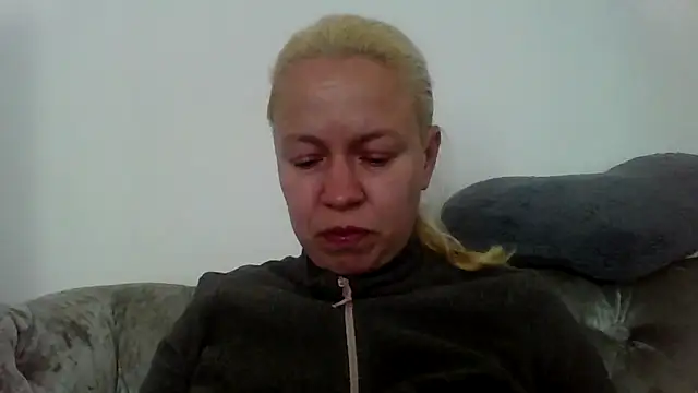 Snapshot of jennyblondeuk chatting on 04-08-26, 03:12 jennyblondeuk online show from 04-08-26, 03:12