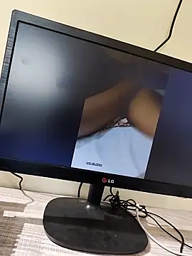 Snapshot of daddy_raj1208 chatting on 12-23-25, 10:46 daddy raj1208 online show from 12-23-25, 10:46