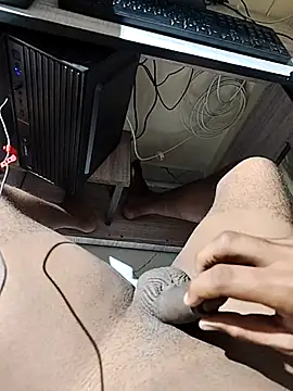 Snapshot of daddy_raj1208 chatting on 01-09-26, 06:21 daddy raj1208 online show from 01-09-26, 06:21