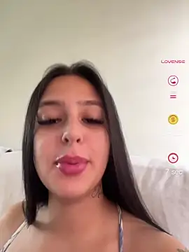 Snapshot of jujuarantes__2026 chatting on 05-29-26, 01:53 jujuarantes 2026 online show from 05-29-26, 01:53