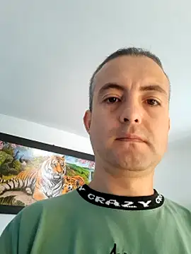 Snapshot of Kaiserion2 chatting on 12-21-25, 02:57 Kaiserion2 online show from 12-21-25, 02:57