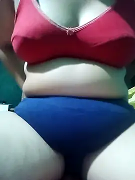 Snapshot of suman_bhabhi001 chatting on 05-27-26, 04:04 suman bhabhi001 online show from 05-27-26, 04:04