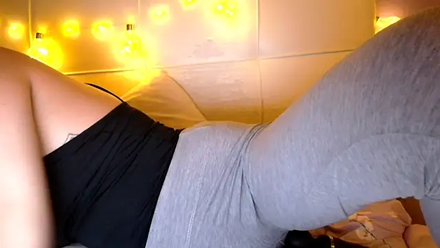 Snapshot of sexxxyredxxx chatting on 02-21-26, 01:23 sexxxyredxxx online show from 02-21-26, 01:23