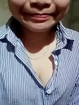 Snapshot of lili-roze chatting on 02-08-26, 09:02 lili-roze online show from 02-08-26, 09:02