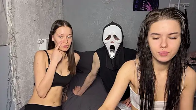 Snapshot of girls_secrets chatting on 03-27-26, 10:15 girls secrets online show from 03-27-26, 10:15