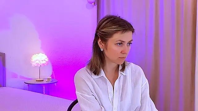 EmeraldGlow online show from 02-05-26, 03:05