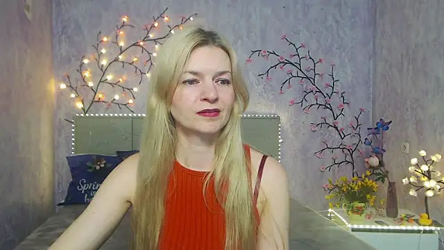 Snapshot of MelissaTyler chatting on 04-21-26, 11:49 MelissaTyler online show from 04-21-26, 11:49