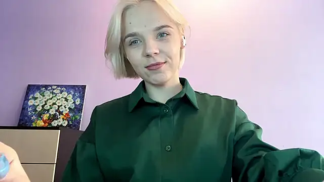 Scarlet cat online show from 12-22-25, 05:59