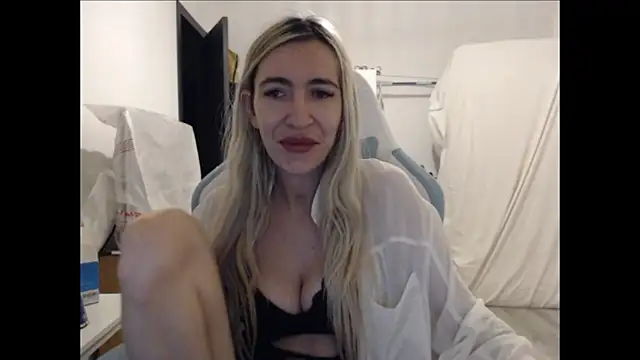 BarbieBlondieGirl online show from 02-22-26, 07:01