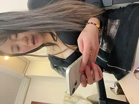 Molly-xiao online show from 01-19-26, 02:32