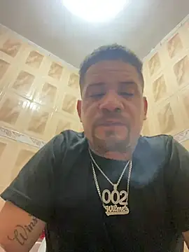 Snapshot of Dominicanobb chatting on 02-06-26, 02:05 Dominicanobb online show from 02-06-26, 02:05