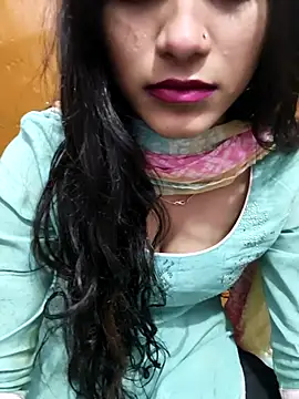 Snapshot of Yours-Zeenat chatting on 03-02-26, 07:32 Yours-Zeenat online show from 03-02-26, 07:32