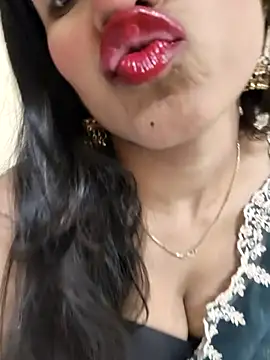 Snapshot of Yours-Zeenat chatting on 04-14-26, 06:58 Yours-Zeenat online show from 04-14-26, 06:58