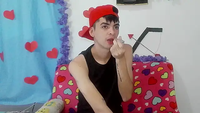 Snapshot of nico22love chatting on 02-18-26, 02:46 nico22love online show from 02-18-26, 02:46