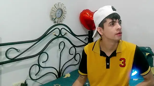 Snapshot of nico22love chatting on 02-25-26, 02:59 nico22love online show from 02-25-26, 02:59