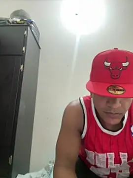 Snapshot of bigdick211292 chatting on 06-11-26, 06:00 bigdick211292 online show from 06-11-26, 06:00