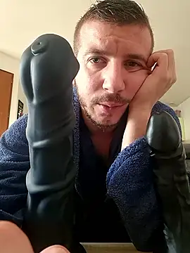 Snapshot of Angel-Boy30 chatting on 01-09-26, 09:45 Angel-Boy30 online show from 01-09-26, 09:45