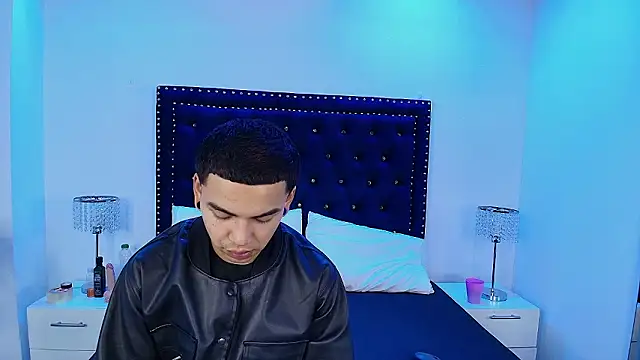 Jaden and sofia online show from 03-19-26, 03:32