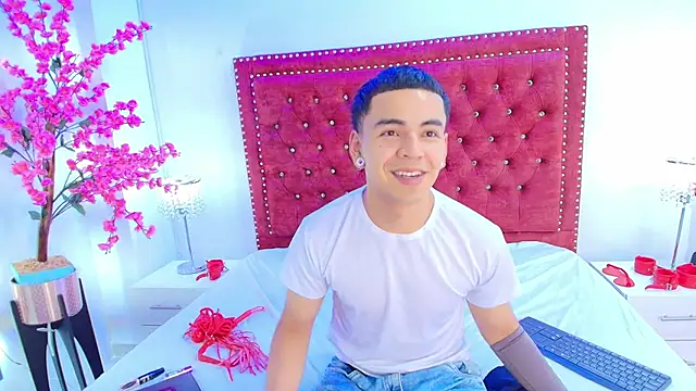 Jaden and sofia online show from 03-28-26, 03:17