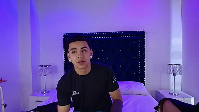 Jaden and sofia online show from 04-22-26, 03:31