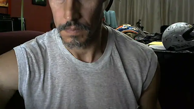 Snapshot of koolchillfun696969 chatting on 06-27-26, 05:01 koolchillfun696969 online show from 06-27-26, 05:01