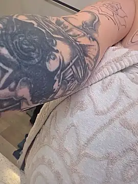 LaRuskaAurora online show from 01-08-26, 08:55