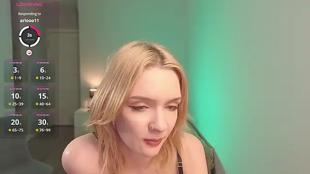 Snapshot of lily_moony chatting on 05-10-26, 11:54 lily moony online show from 05-10-26, 11:54