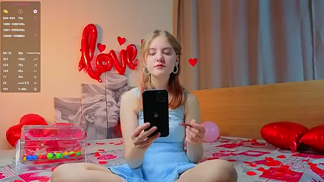 Snapshot of RennaHettes chatting on 02-17-26, 01:02 RennaHettes online show from 02-17-26, 01:02