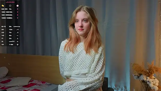 Snapshot of RennaHettes chatting on 02-25-26, 01:04 RennaHettes online show from 02-25-26, 01:04