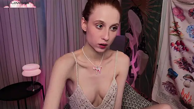 Snapshot of Hippieaura chatting on 06-04-26, 11:44 Hippieaura online show from 06-04-26, 11:44