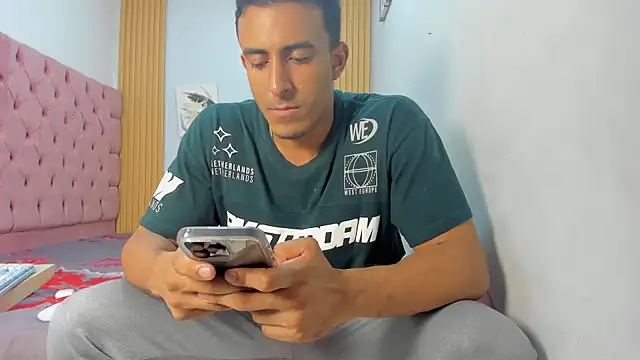 axelsavage042 online show from 01-07-26, 08:22