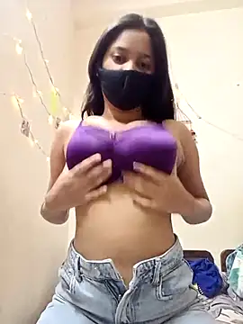 Snapshot of sexyyy_sonia chatting on 03-19-26, 06:17 sexyyy sonia online show from 03-19-26, 06:17