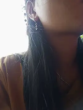 Snapshot of Hiniyk2 chatting on 06-30-26, 04:02 Hiniyk2 online show from 06-30-26, 04:02