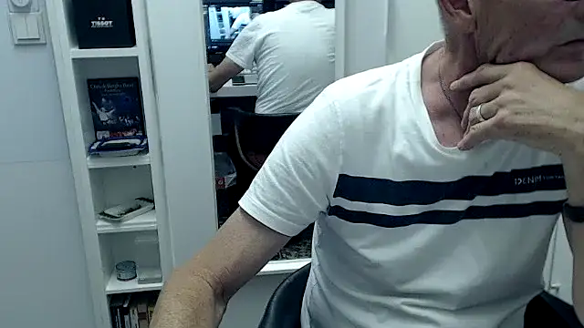Snapshot of german_gay chatting on 08-06-26, 09:55 german gay online show from 08-06-26, 09:55