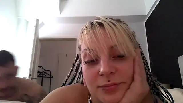 Snapshot of RealB25 chatting on 01-09-26, 12:08 RealB25 online show from 01-09-26, 12:08