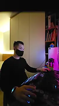 Snapshot of OnlyHand9x chatting on 02-08-26, 03:59 OnlyHand9x online show from 02-08-26, 03:59