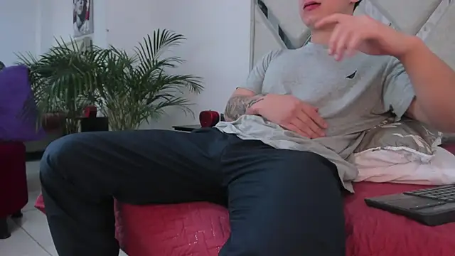 Liam saint online show from 03-06-26, 01:07