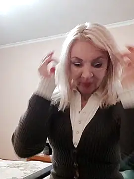 Snapshot of MiraStar984 chatting on 02-05-26, 03:27 MiraStar984 online show from 02-05-26, 03:27